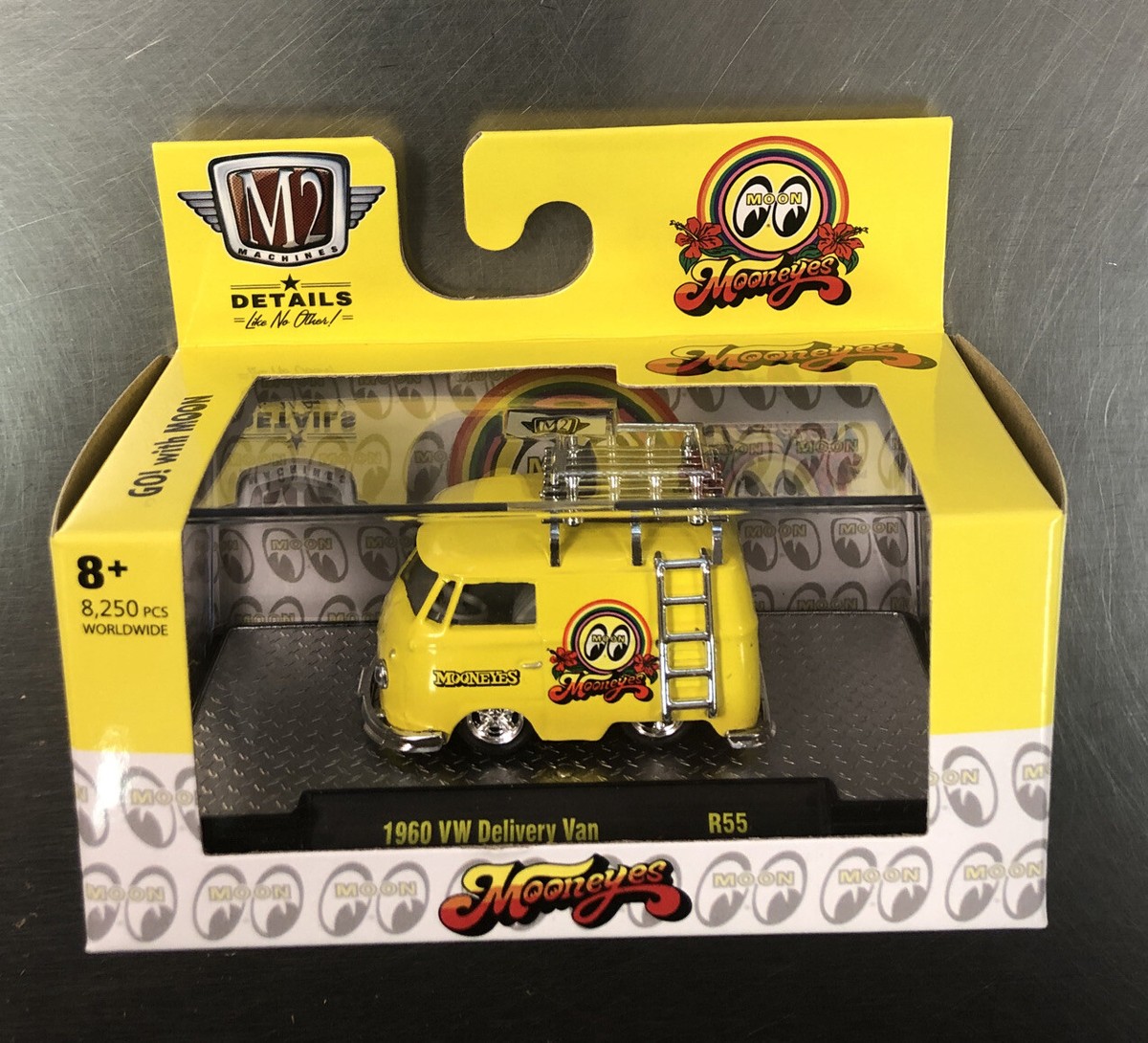 M2 MACHINES MOONEYES 1960 VW DELIVERY VAN GO! WITH THE MOON 1:64