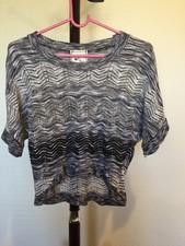 Women’s Pink Rose Scoop Neck Gray Knit Cropped Top Size S Short Sleeve USA Made