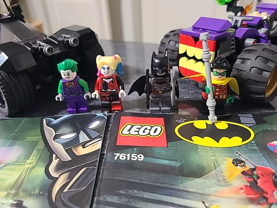100% Complete LEGO Batman 76159 Joker's Trike Chase W/instructions - Image 2 of 4