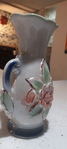 Vintage floral vase marked Made in Brazil 1924 two Handles - Picture 4 of 13