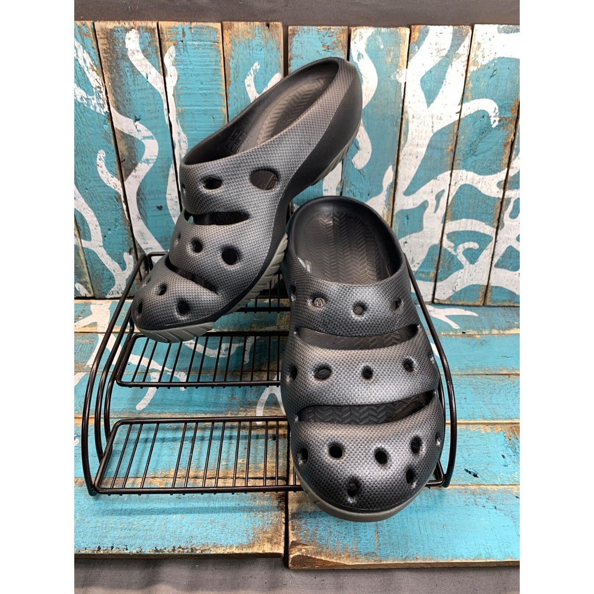 NEW KEEN Yogui Arts Slip-On Clog Graphite Black Mule Sandal  display picture 1