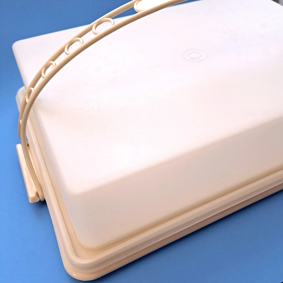 Tupperware Cake Taker Carrier Server Square Beige Vintage Party Picnic Container - Image 4 of 4