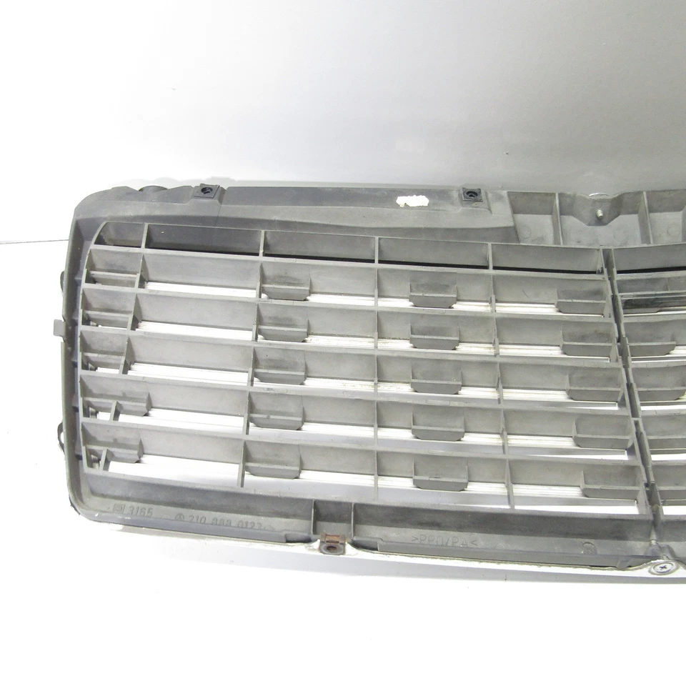 1996-1999 Mercedes E320 Grille Front Upper Grill 210-888-01-23 E Class - Image 4 of 4