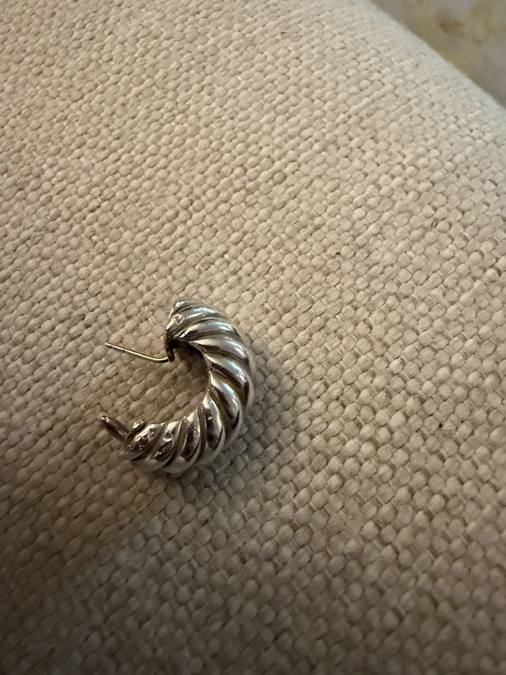 Pendiente único de plata 925 cable camarón Huggie Foto 2 de 4