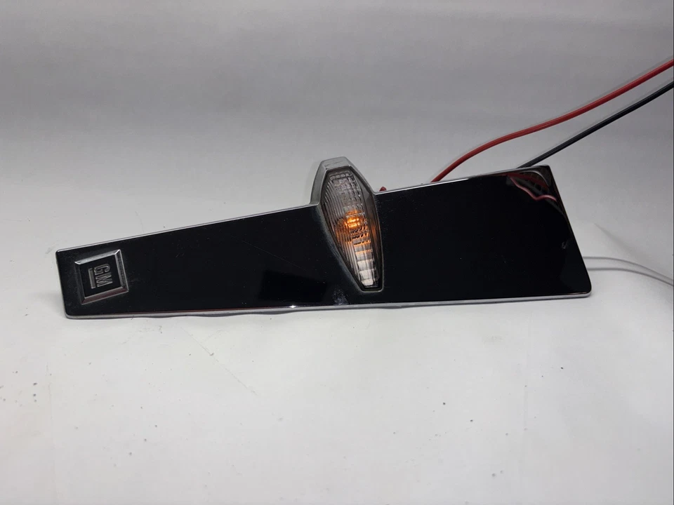 2010 - 2012 年凯迪拉克 SRX 右乘客挡泥板旋转信号标记灯饰 — 第 3/4 张图片