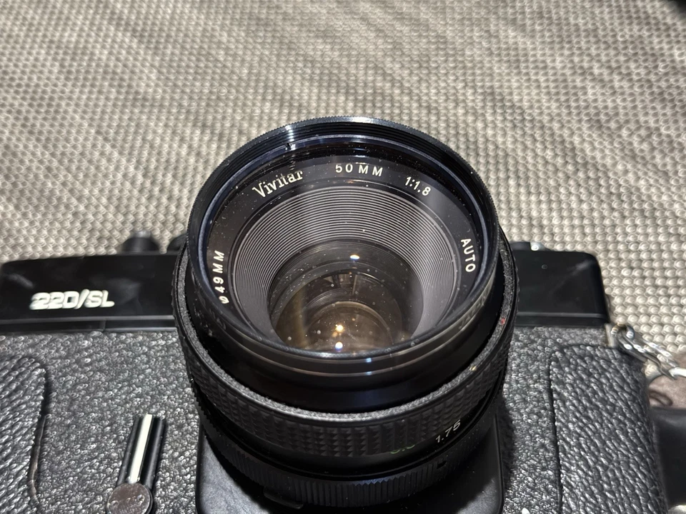 Vivitar 220/SL 35mm Camera Bundle 4 Lenses, Manuals, Filters, Flash, Timer, Bag - Image 4 of 4