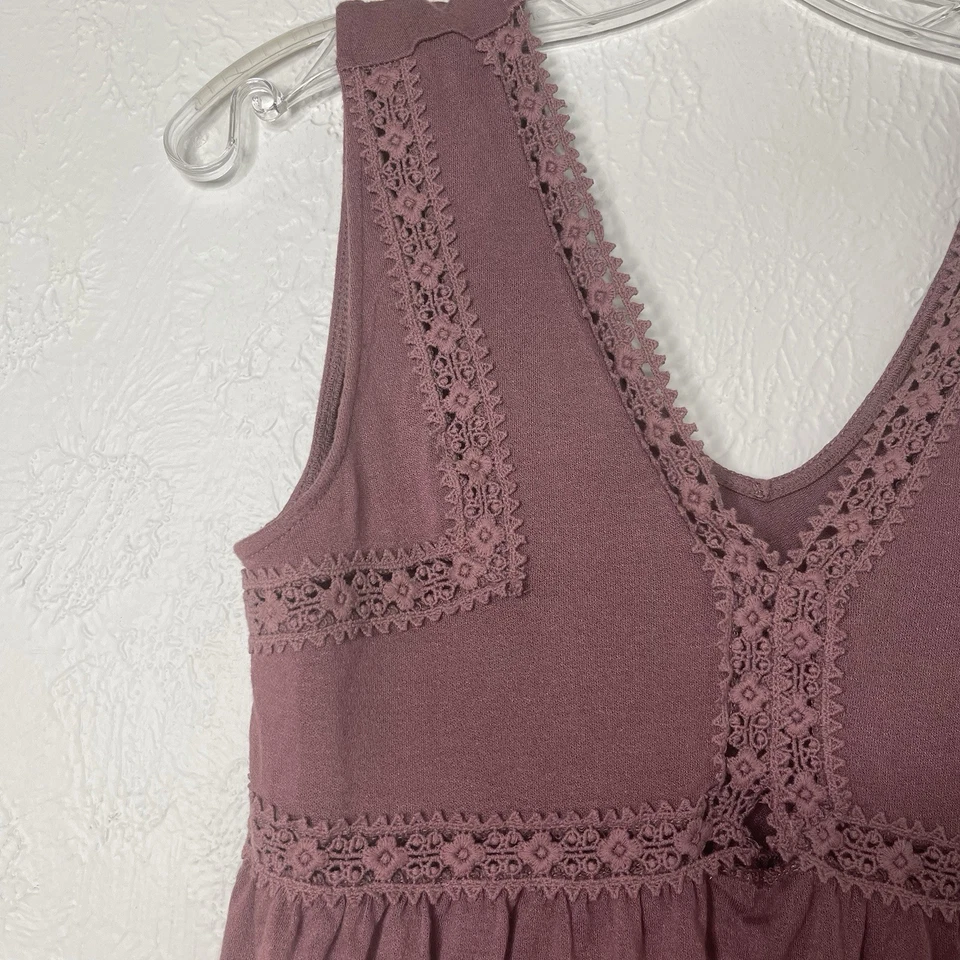 Camiseta sin mangas Mudd, para mujer talla mediana, púrpura, encaje, recortada, cuello en V Foto 2 de 4