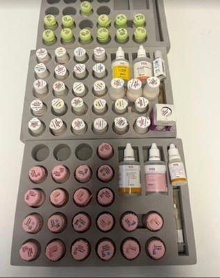Großes Zahntechnik Keramik set mit 134 VITA Flaschen VM9 VMK Mast