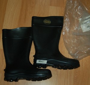 servus steel toe rubber boots
