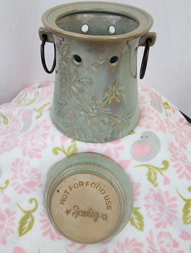 Scentsy Bamboo Tali Lamp Wax Warmer Large Full Size Jade Green Includes bulb box - Picture 12 of 12