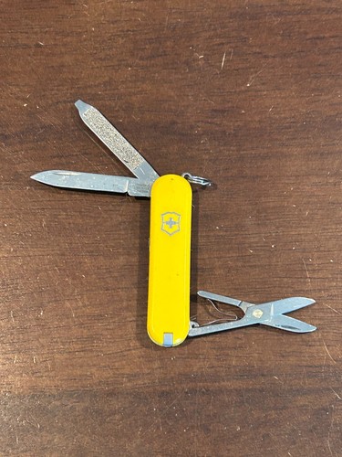 Victorinox 58mm Classic SD Multiple Colors Wholesale Discounts - Picture 41 of 107