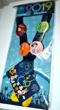 Disney Parks 2019 Lanyard Starter Set 4 Pins Mickey Minnie Donald Pluto HTF