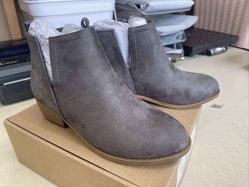 Journee Collection Women's Rimi Ankle Bootie - Grey - Size 7