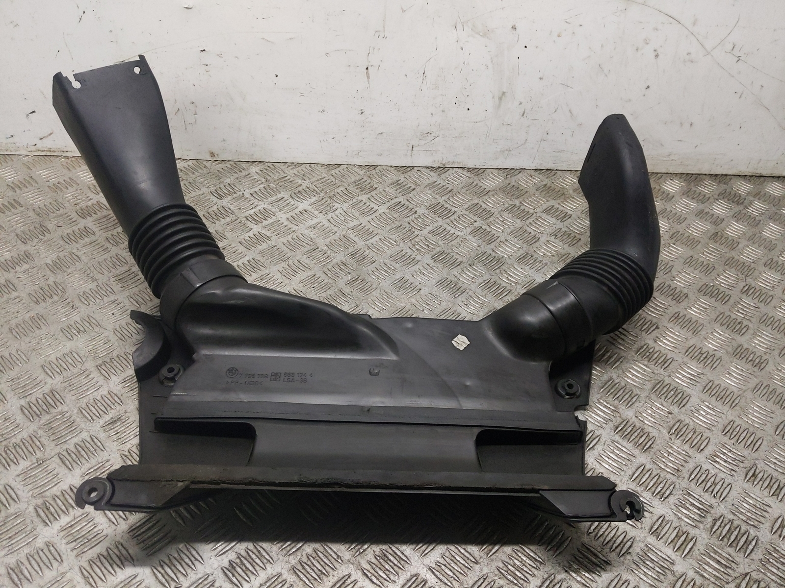 BMW X5 D SPORT AUTO 20012003 AIR INTAKE DUCT 7785738 eBay