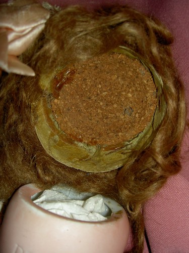 French antique bisque DEP 6 (Jumeau) doll, pierced ears, wood body, signed shoes - Picture 9 of 12