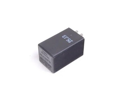 Genuine Mercedes Benz Saloon W123 Flasher Turn Signal Switch Relay 