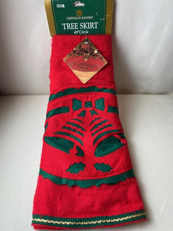 Vtg Christmas on Main/Santa's Best Red & Green Felt Tree Skirt/Table Cover 48"