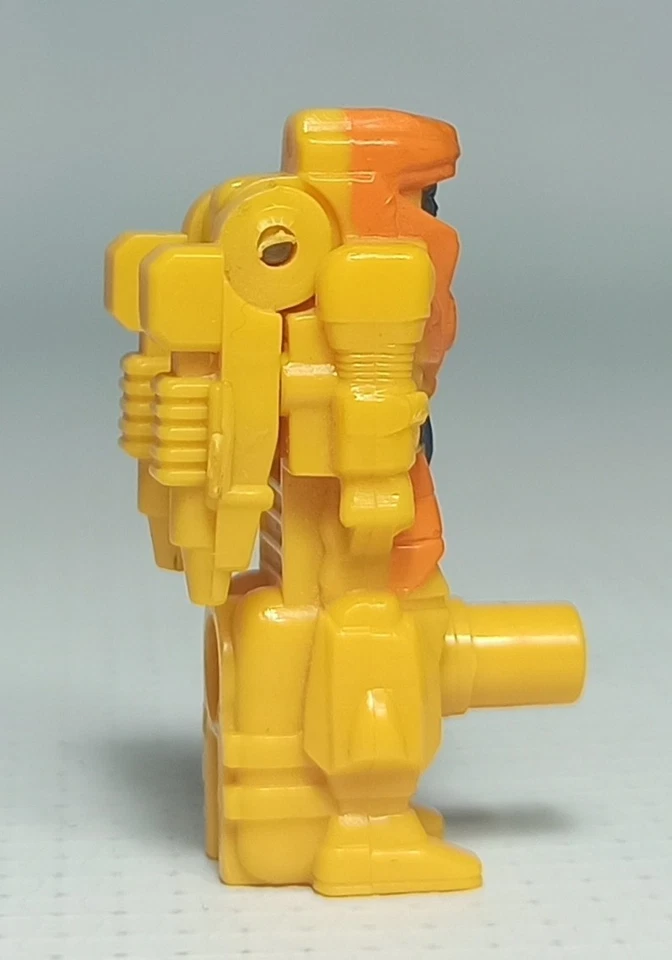 HASBRO 1988 TRANSFORMERS G1 SCOOP TARGETMASTER HOLEPUNCH ROBOT ACTION FIGURE - Image 4 of 4