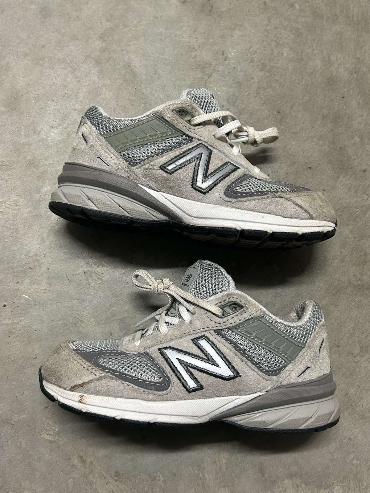 New Balance 990 V5 Grey/Wht Toddler Sneakers IC990GL5- SZ 8 C pre owned