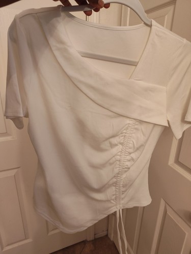 womens tops - Picture 4 of 4