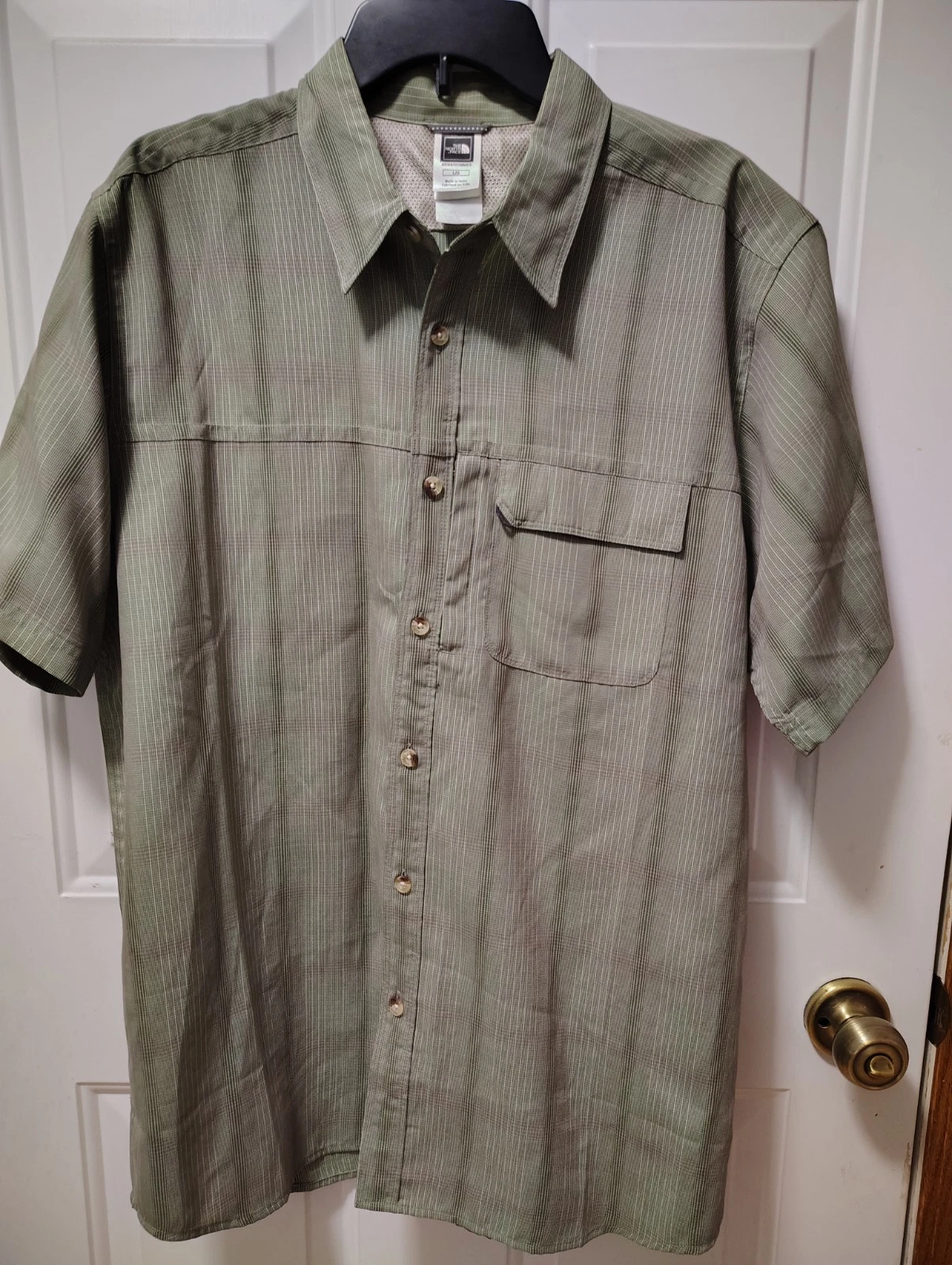The North Face Men's Short Sleeve Button Up Hiking Shirt Sage Green Plaid Size L