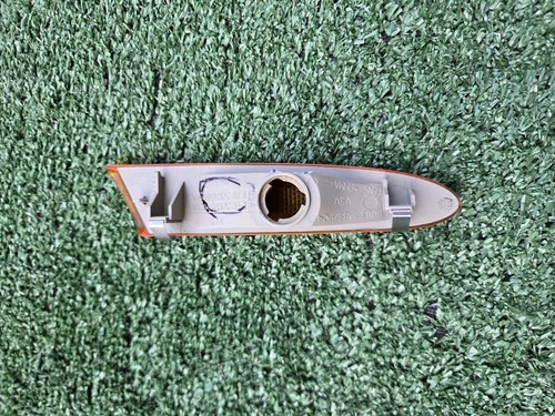 04-07 Jaguar XJ8 VDP XJR Front Bumper Left Driver LH Marker Light OEM 2004-2007 - Picture 6 of 8