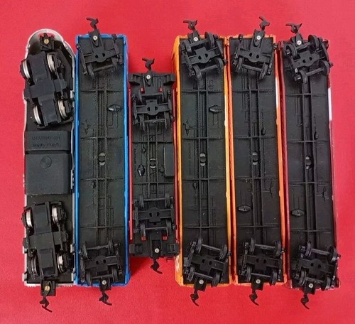 Bachmann Ind. Gaines Gravy Train Promotional Custom EMD F9 Diesel HO Train Set - Picture 17 of 23