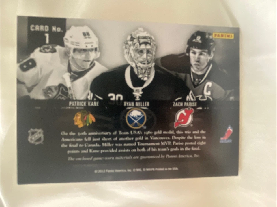 Camisas Panini Prime Trios 2011-12 #1 Patrick Kane Ryan Miller Zach Paris 7/25 - Imagem 2 de 4