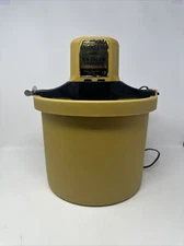 Sterling Richmond Cedar 5-Quart Ice Cream Freezer Maker - Vintage