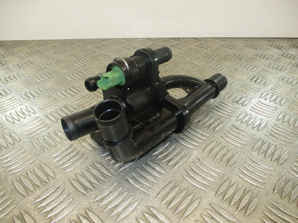 Ford Fiesta 2011 MK7 1,4 TDCi KVJA. Termostato y carcasa 54K Foto 3 de 4