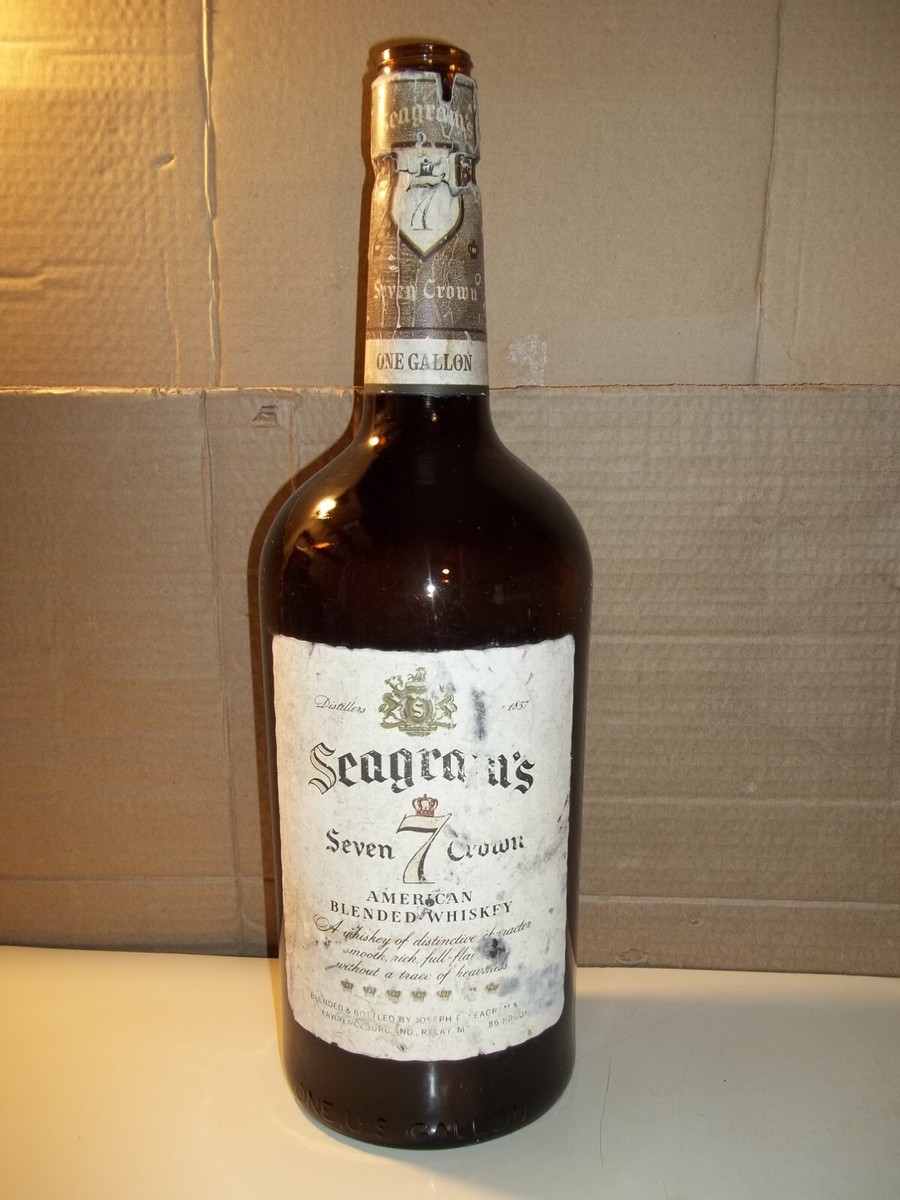 seagram`s Ｃrown  Vintage Bottle Seagram' s Seven 7 Crown American Whiskey One