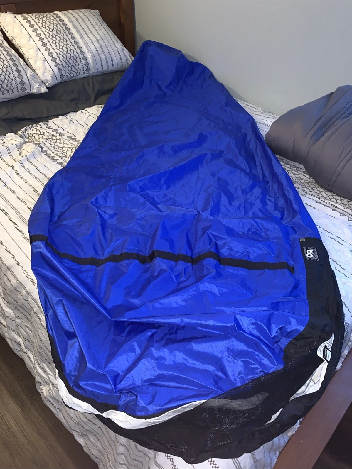 Outdoor Research Basic Gore-Tex Bivy ~ Blue/Black ~ No Stuff Sack ~ Made in USA
Opens in a new windo