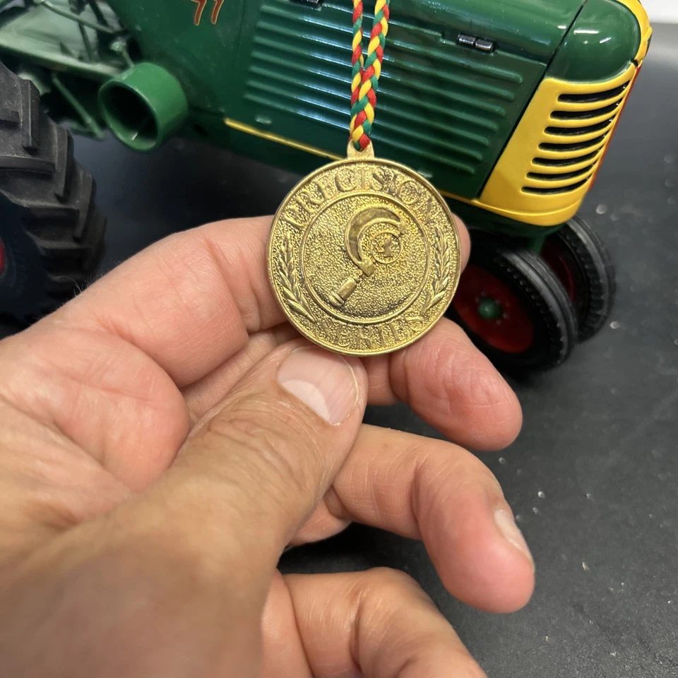 Ertl Precision Series 1:16 Oliver Row Crop 77 Tractor - Image 2 of 4