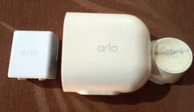Arlo Pro 4 Spotlight Überwachungskamera 2K HDR