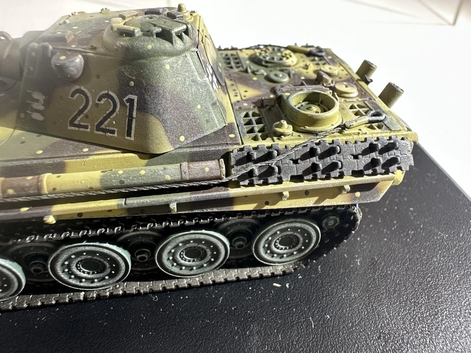 Dragon Armor 60043 Panther F '221' 柏林 1945 1/72 比例模型 — 第 3/4 张图片