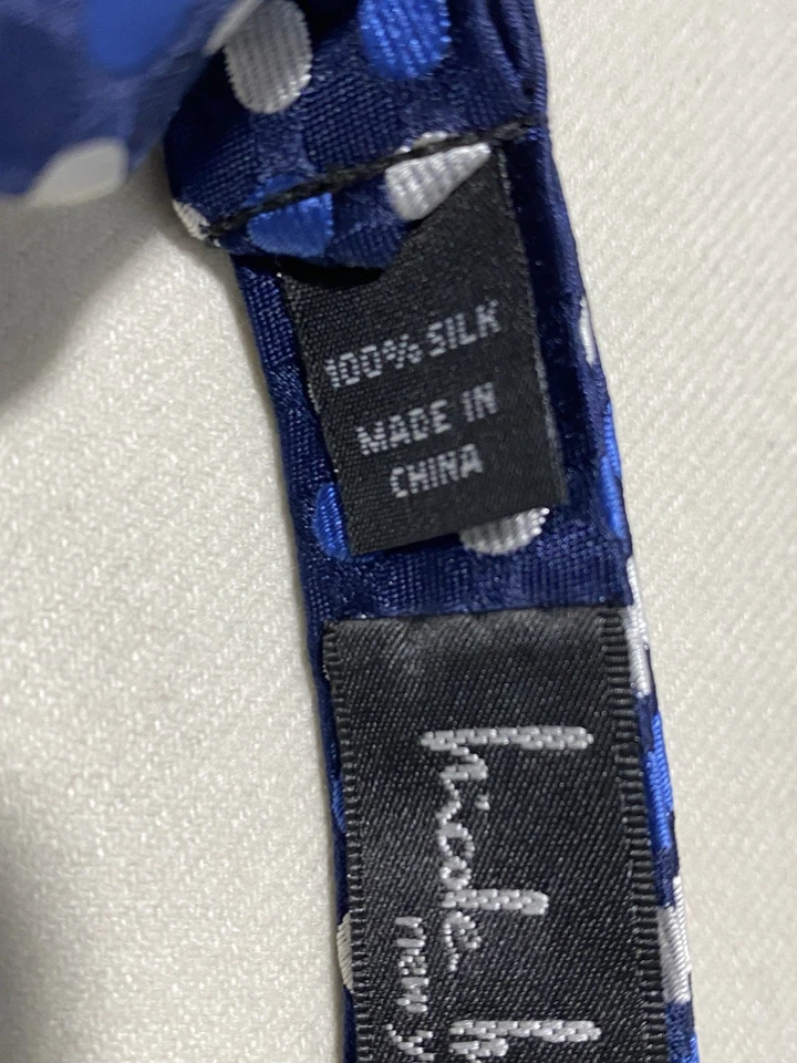 Pajarita Nicole Miller azul seda para hombre patrón de lunares M en China excelente estado Foto 3 de 4