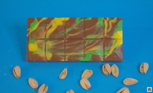 Dubai Pistachio Artesanal Milk Chocolate - Picture 3 of 5