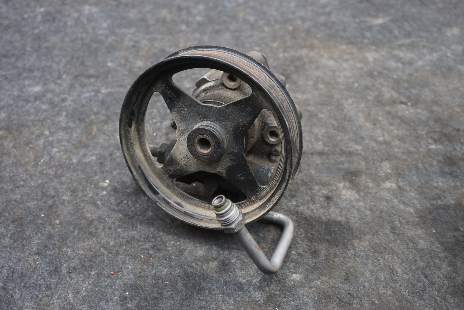 Power Steering Pump & Pulley Assembly Oem Ad43-3a696-aa Aston Martin Rapide