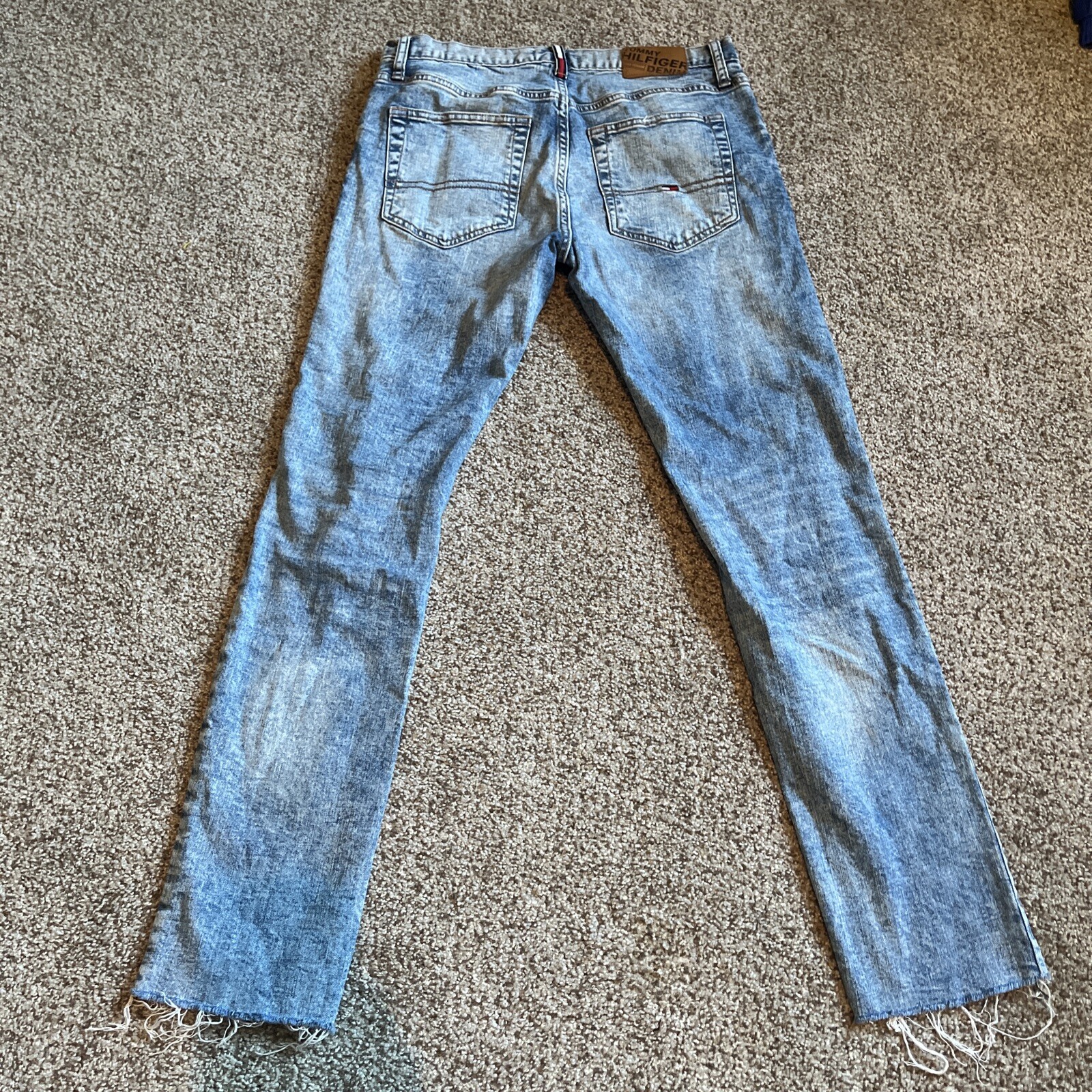 Tommy Hilfiger Men's Jeans Stone Wash 31/32 Actual 31 X 30 Raw Hem - View 14