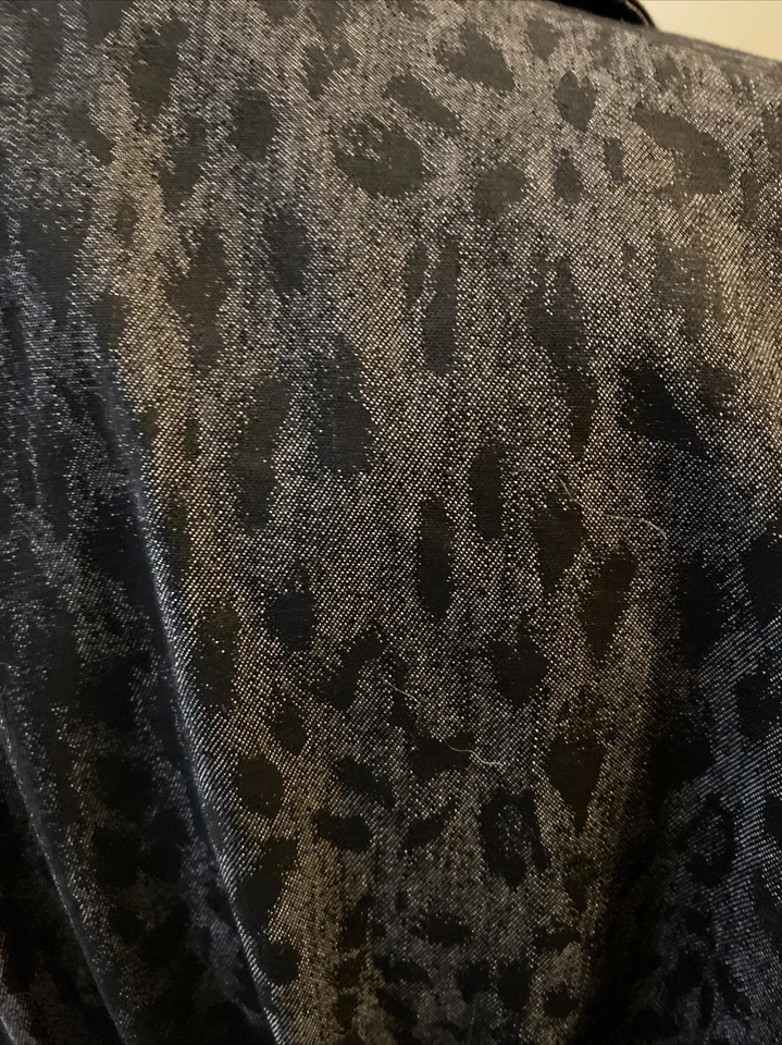 Chaqueta Willi Smith Azul Volantes Estampado Animal Talla XL Con Cinturón de Corbata. Foto 4 de 4