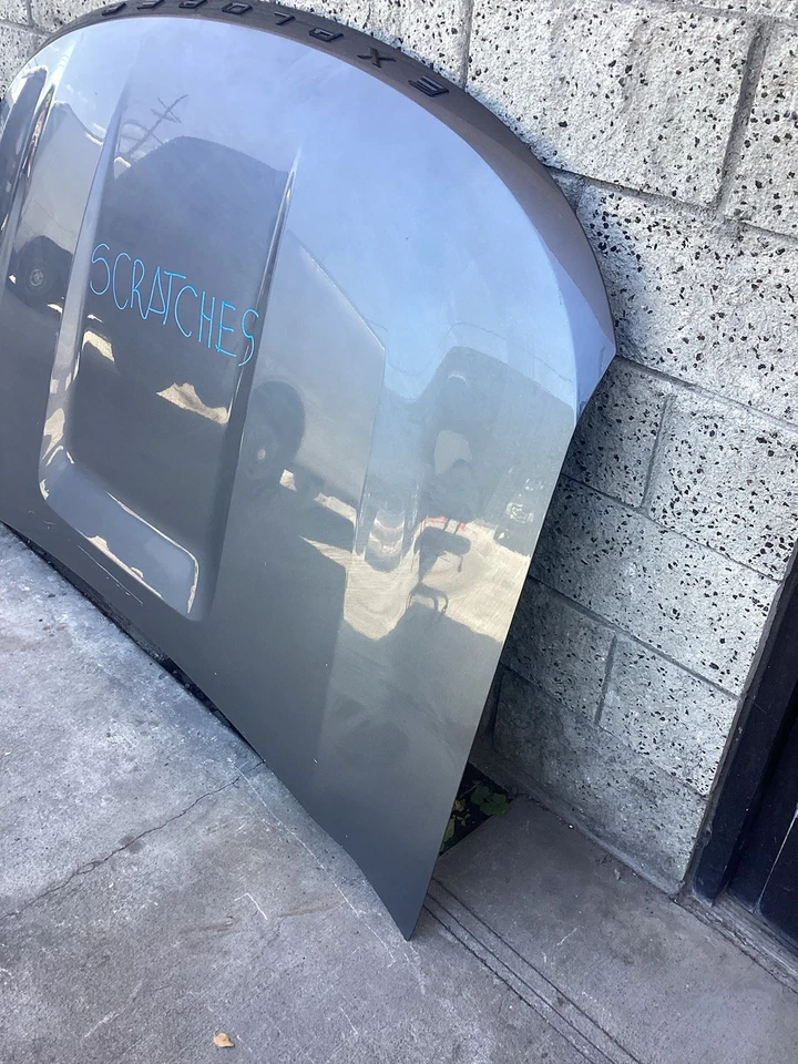 Ford Explorer 2024-2025 capó delantero usado OEM Foto 3 de 4