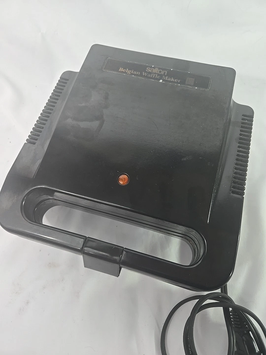 Salmon Waffle Maker 2-slice