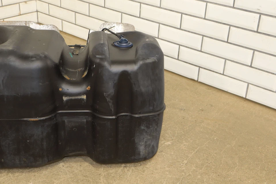 01-03 Chevy GMC 2500HD Gasoline 26 Gallon Fuel Tank with Pump OEM GMT800 Foto 2 de 4