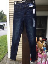 NEW WOMEN  S OLD NAVY ROCKSTAR SUPER SKINNY JEANS SIZE 00
