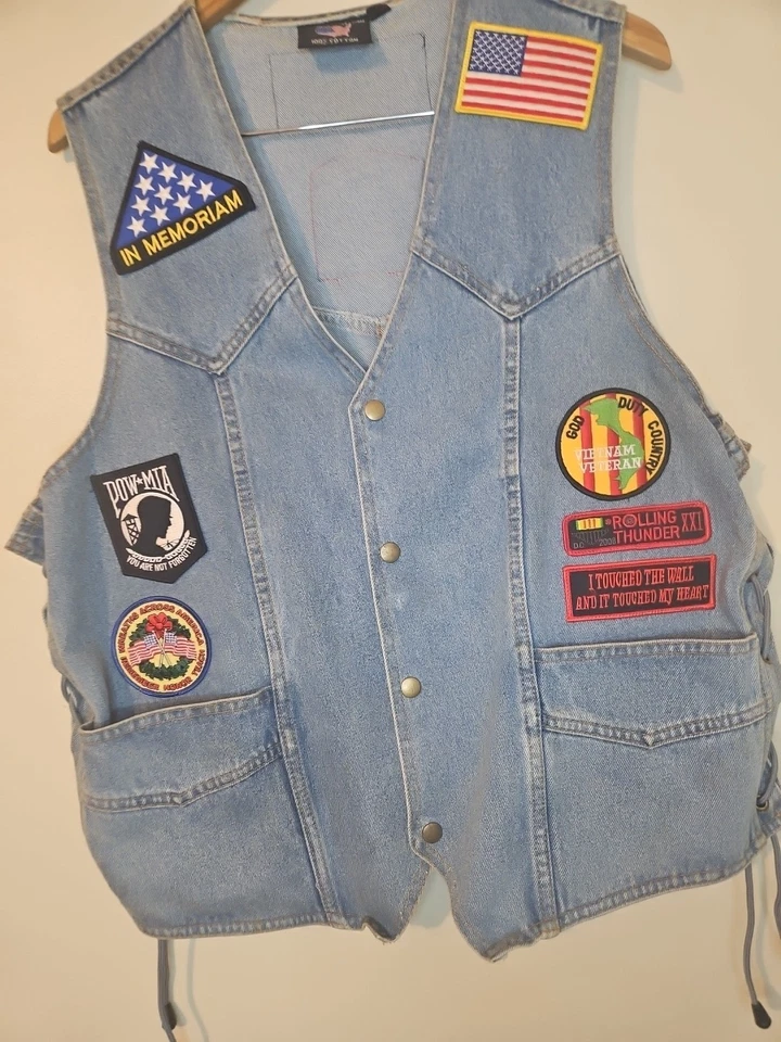 Chaleco de mezclilla vintage VFW - POW MIA y parches Rolling Thunder talla L Foto 2 de 4