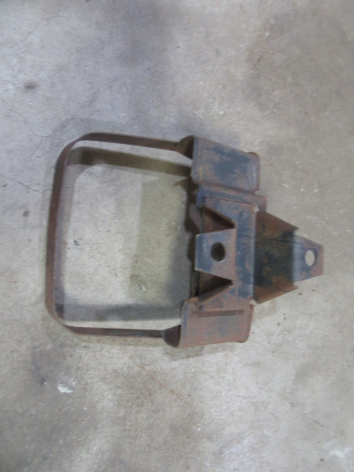 Chevrolet C20 1967 1968 camioneta parabrisas lavaparabrisas depósito líquido soporte de montaje Foto 3 de 3