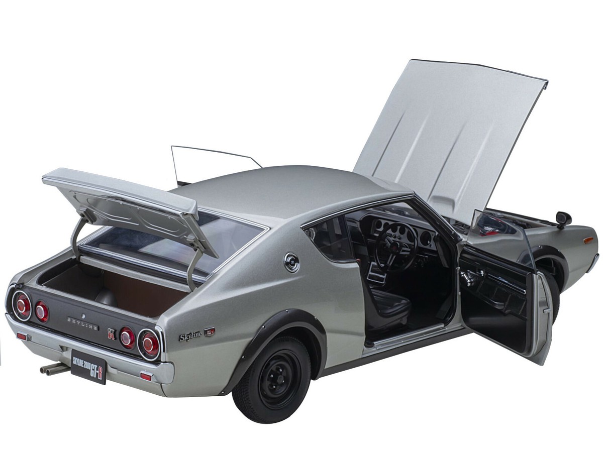 NISSAN SKYLINE 2000GT-R (KPGC110) RHD SILVER 1/18 MODEL CAR BY