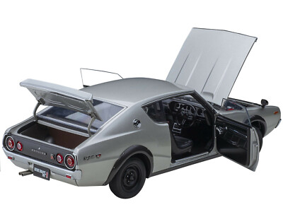 NISSAN SKYLINE 2000GT-R (KPGC110) RHD SILVER 1/18 MODEL CAR BY