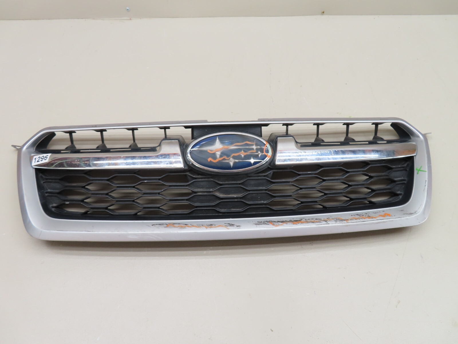 20122016 SUBARU IMPREZA FRONT BUMPER PLASTIC COVER GRILL W/ MOLDING