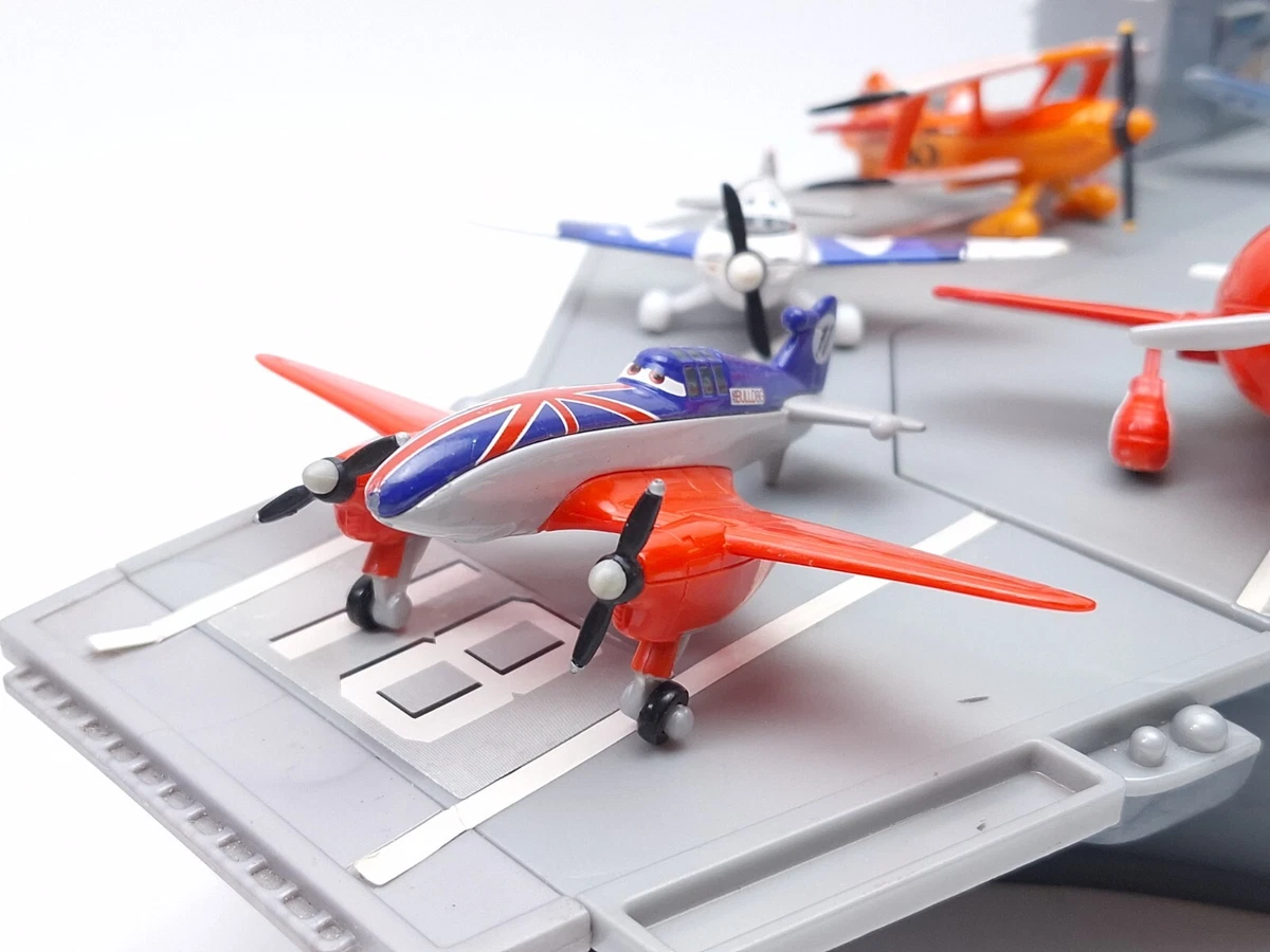 Disney Pixar Cars USS Flysenhower Aircraft Carrier Ship Playset Diecast planes